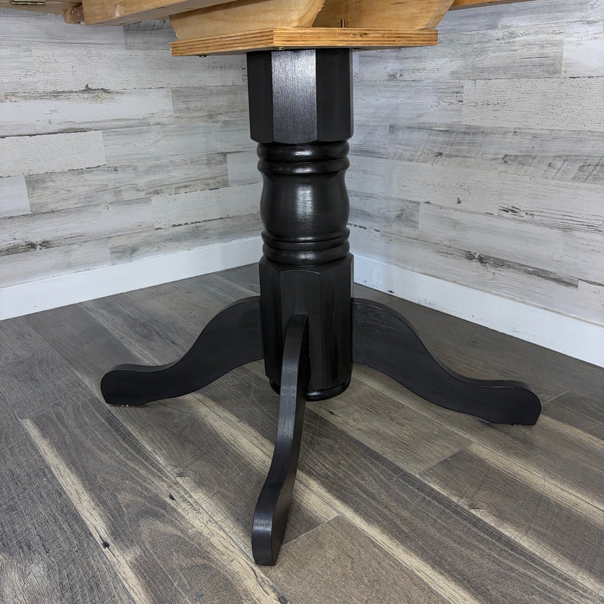 Pedestal base close-up