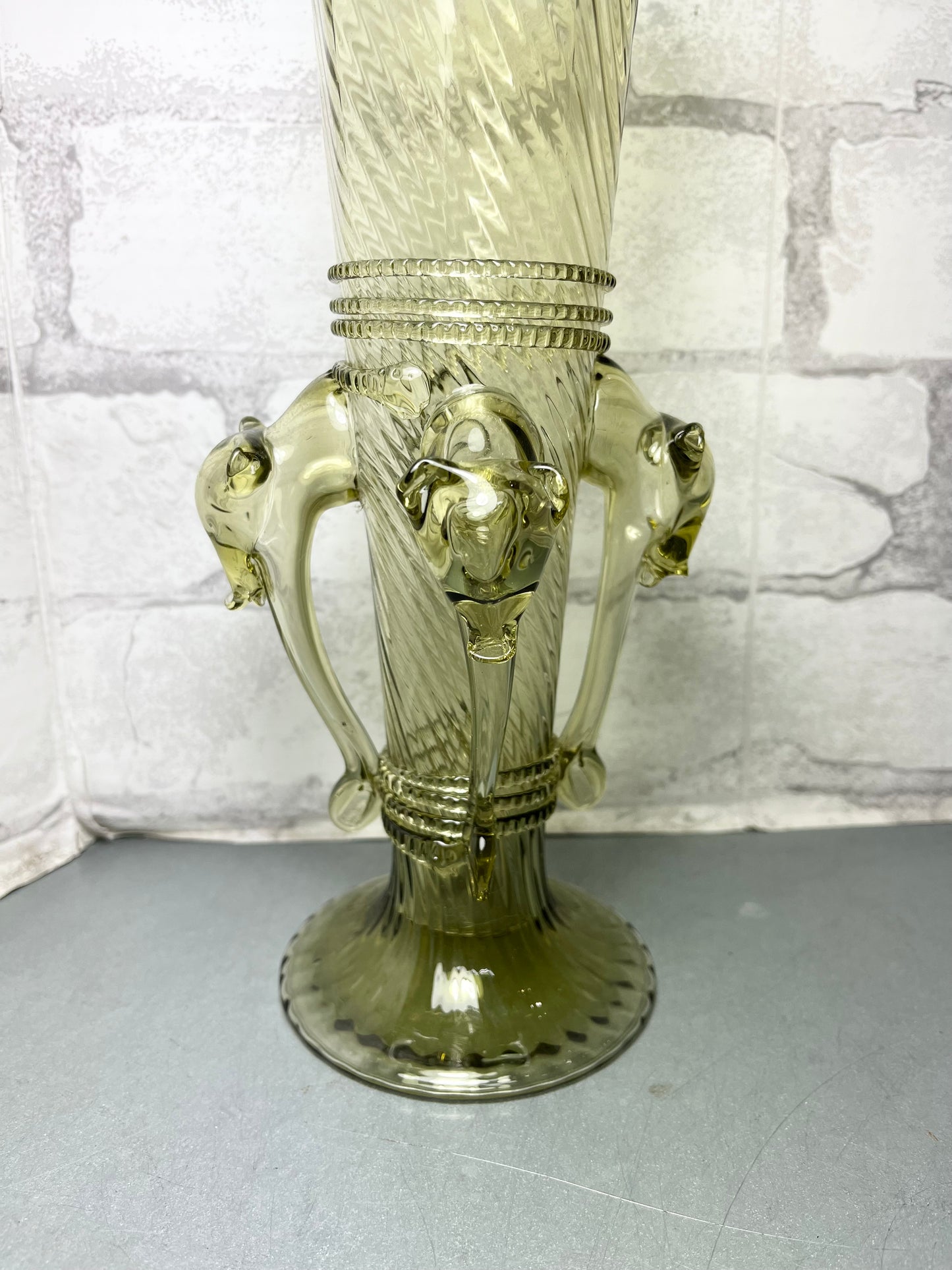 Great Octagonal Bear Head Beaker