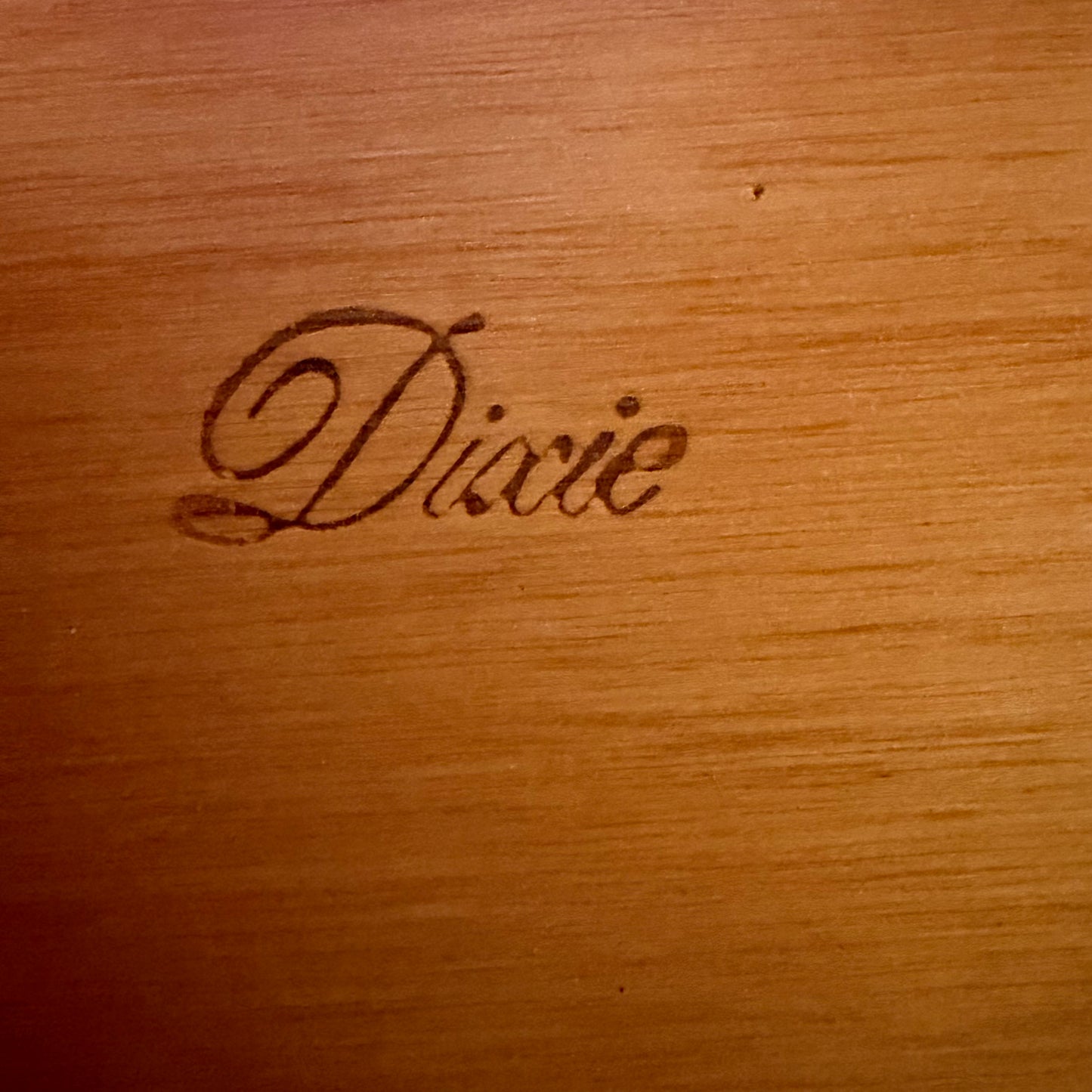Dixie 2pc Dresser Set