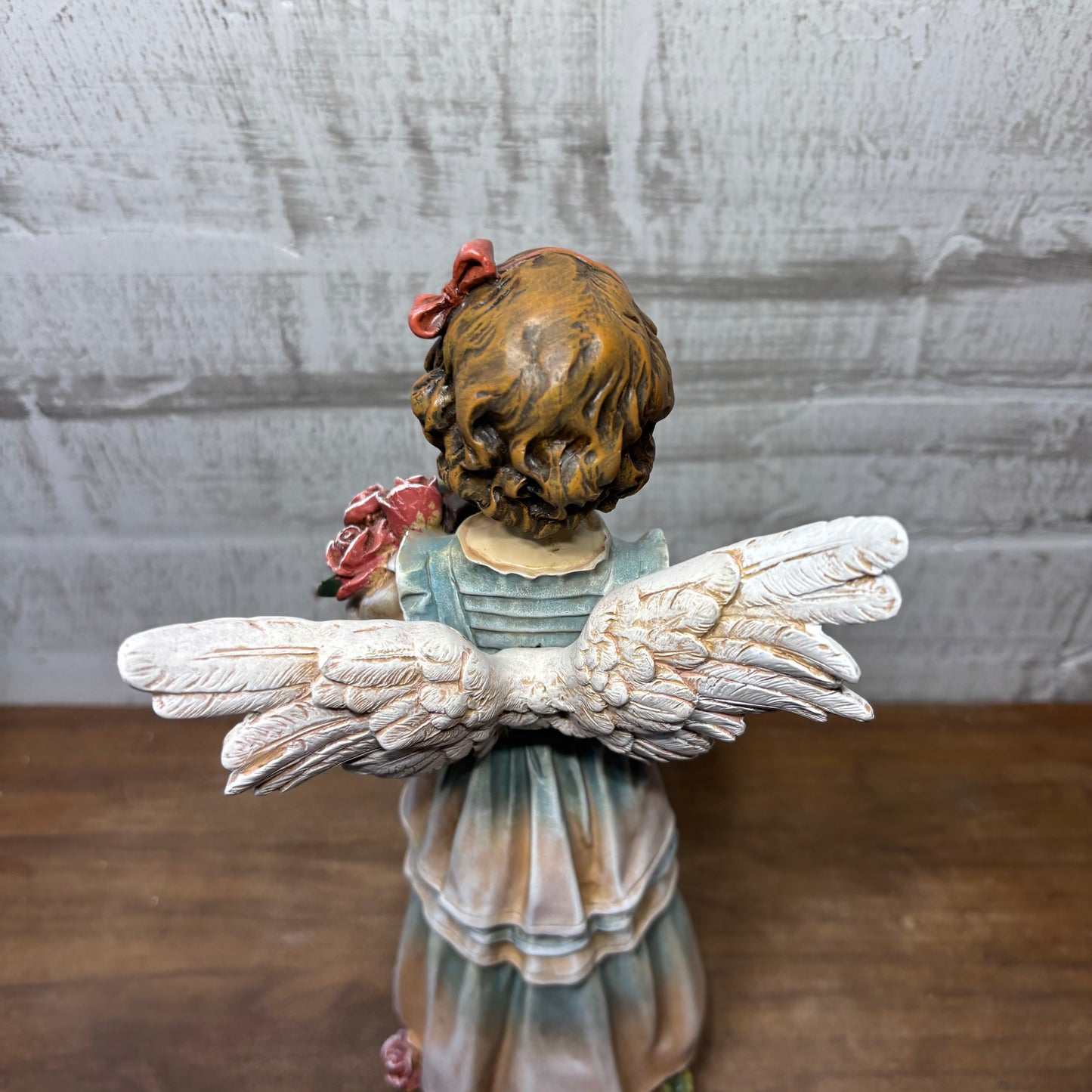Decorative Angel Figurine W/ Bouquet Of Roses