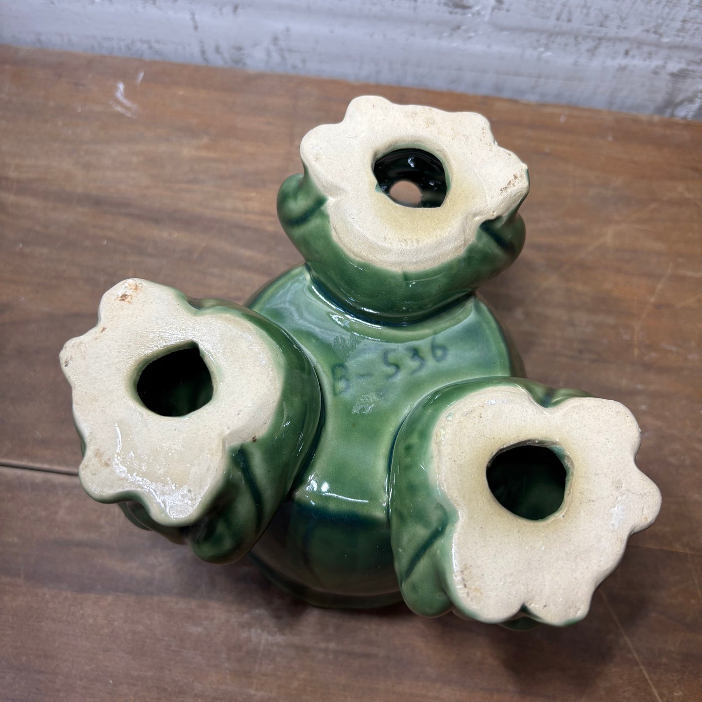 Vintage Green Majolica Style 3-Frog Cabbage Leaf Pottery Planter B-536