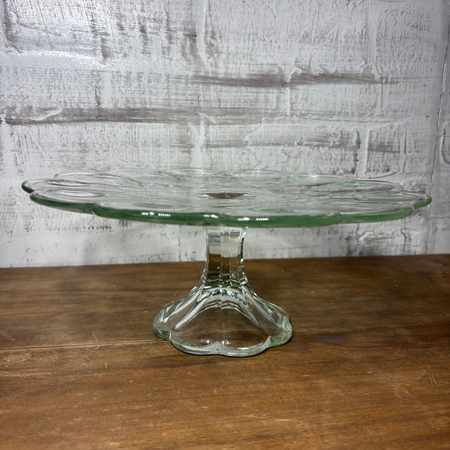 Vintage LE Smith Dominion Glass PedestalCake Stand
