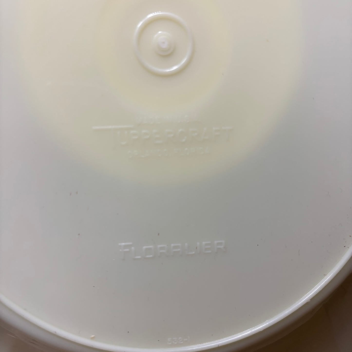 Vintage Tuppercraft Floralier Floral Arranger Vase #532-1