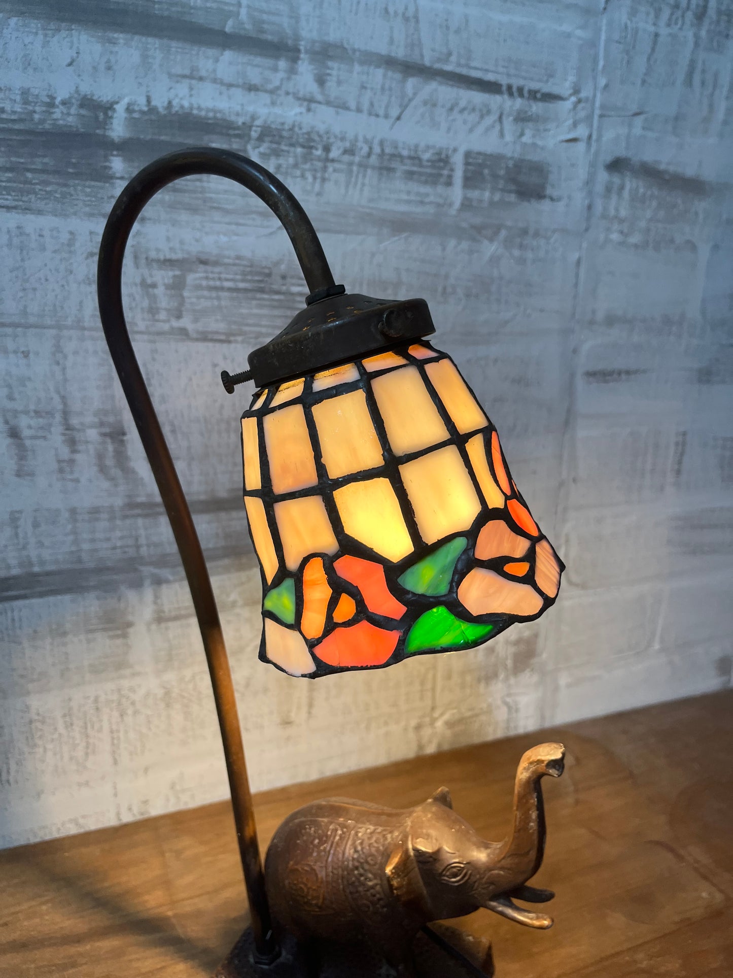 Stained Slag Glass Tulip Gooseneck Elephant Desk Lamp