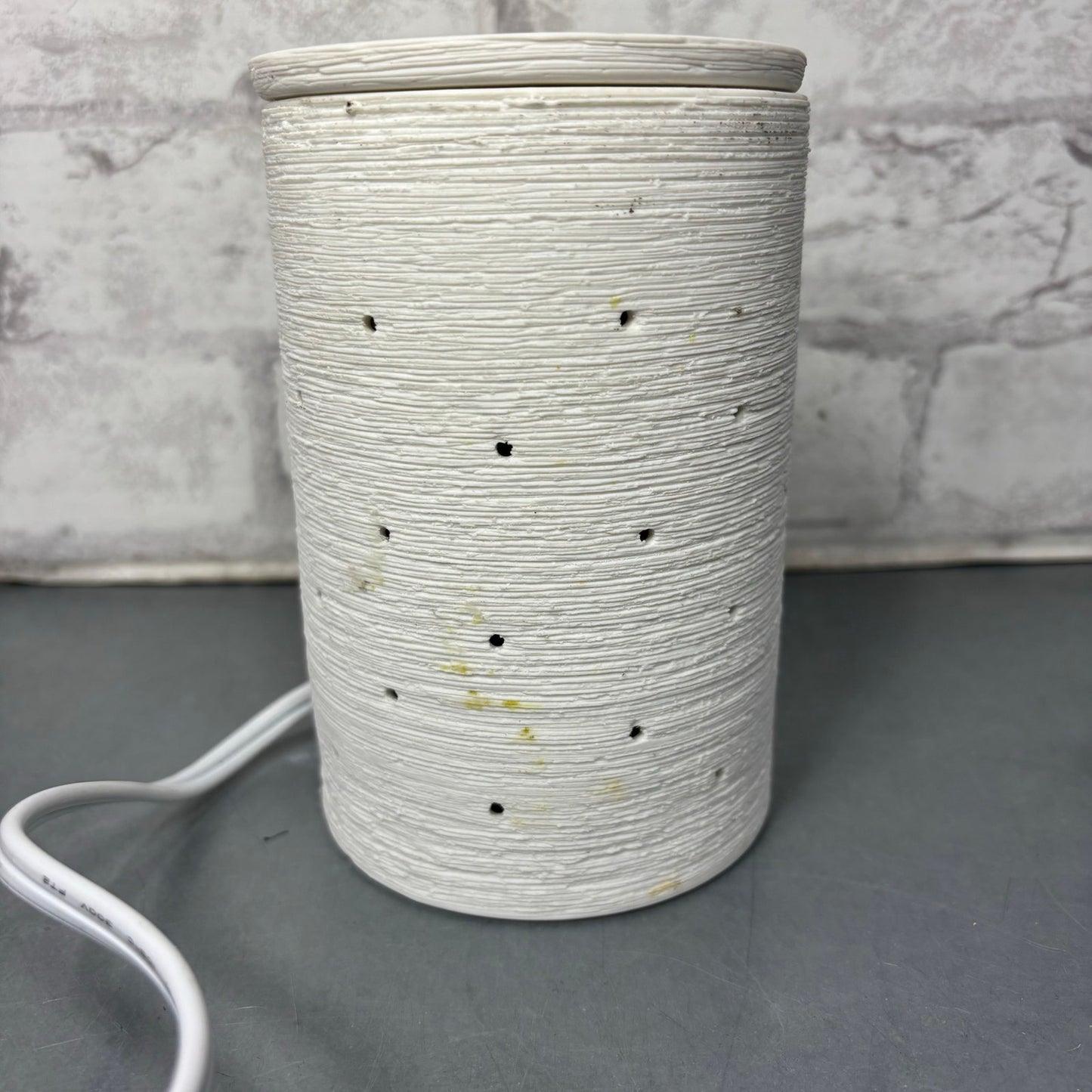 Scentsy Etched Core White Wax Warmer