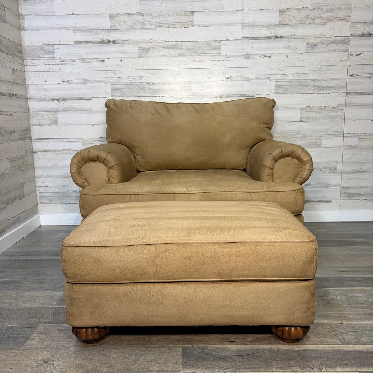 Flexsteel Preston chair and a half with ottoman