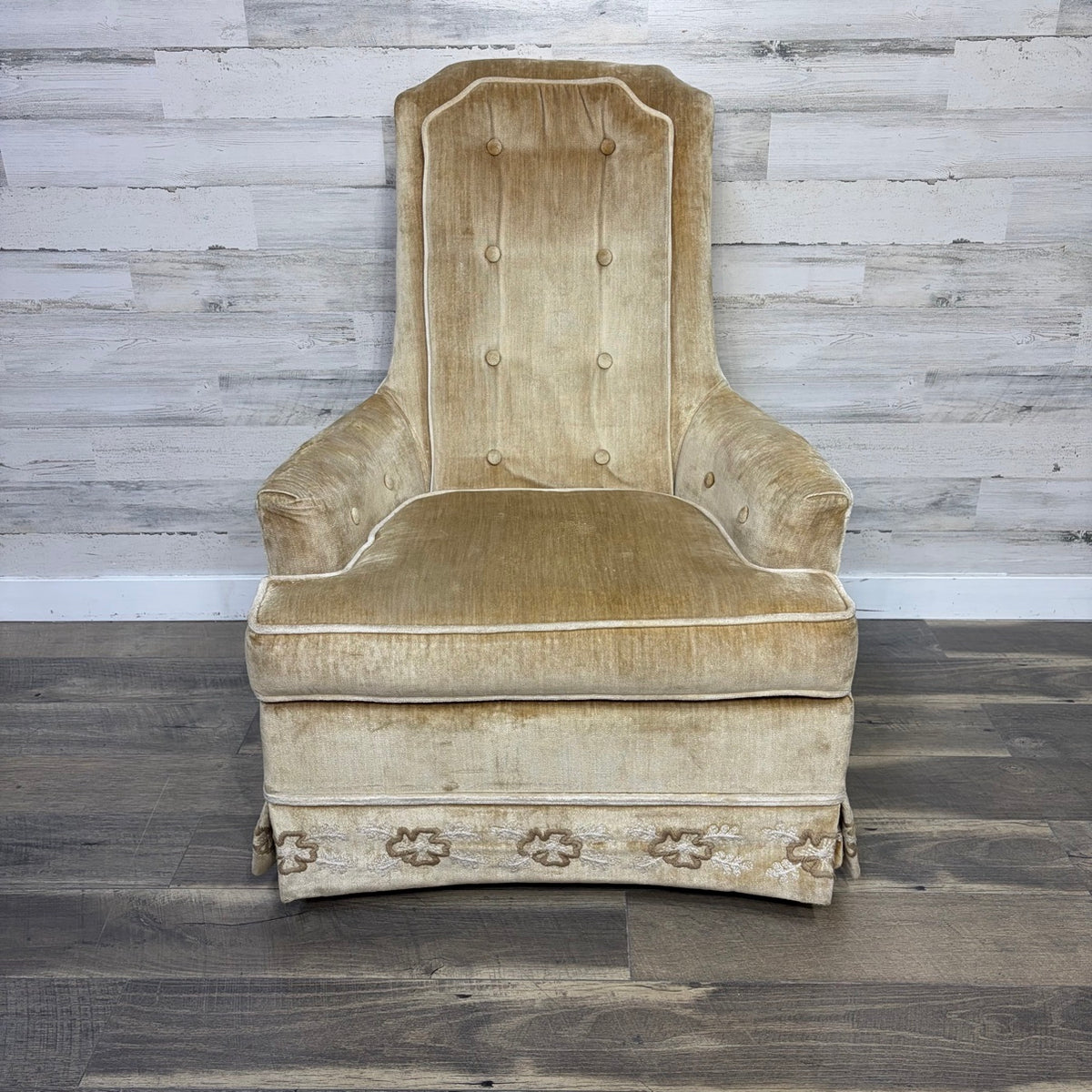 Vintage Broyhill chair, front view