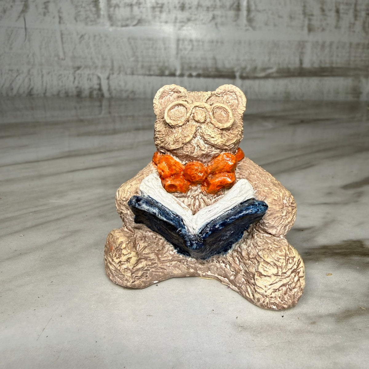 Vintage 1981 Bekka teddy bear reading figurine, front view