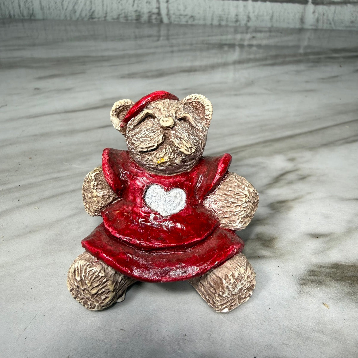 Vintage Bekka teddy bear heart figurine, front view