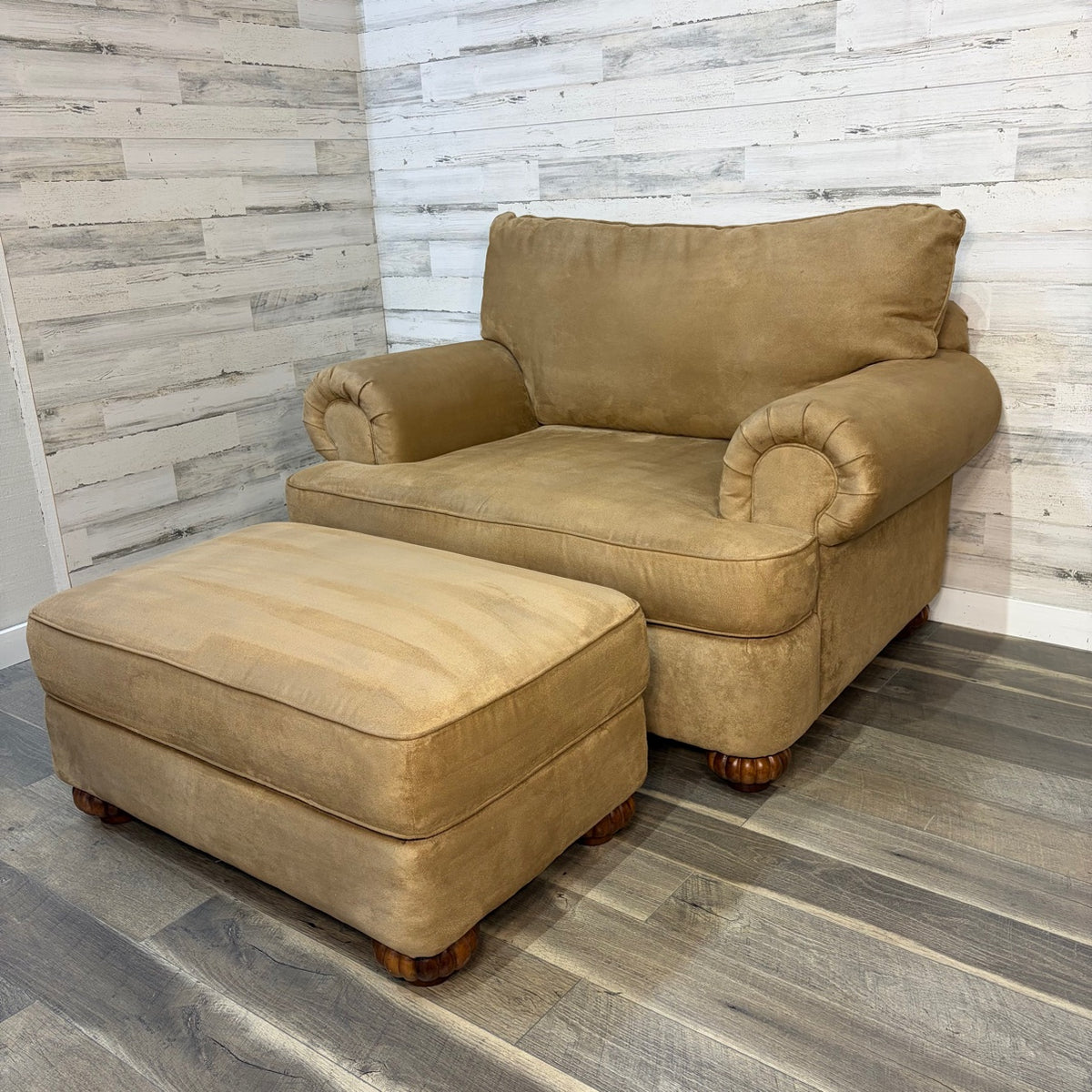 Flexsteel Preston chair and a half with ottoman