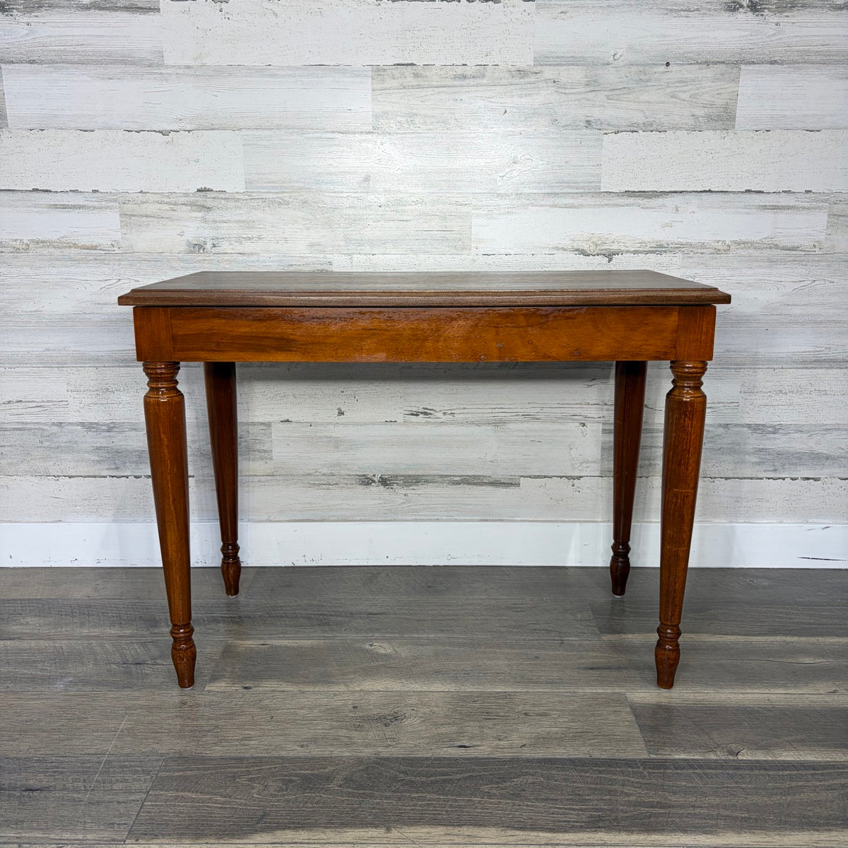 Piano bench front view