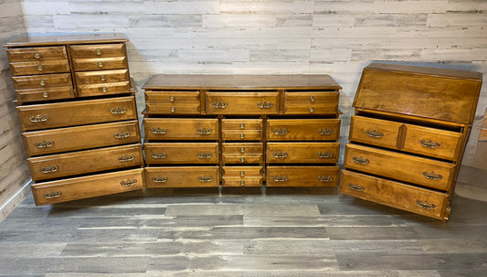 Vintage Meredith 3pc Dresser Set