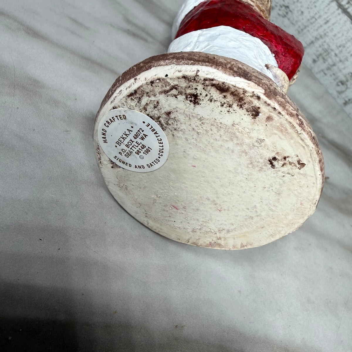 Bottom with sticker