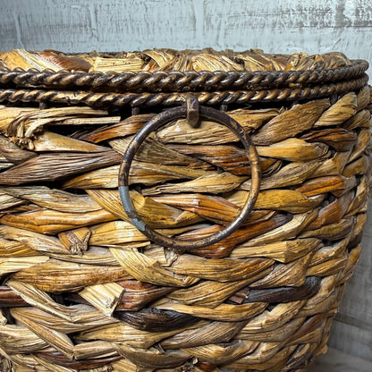 Metal ring handle close-up