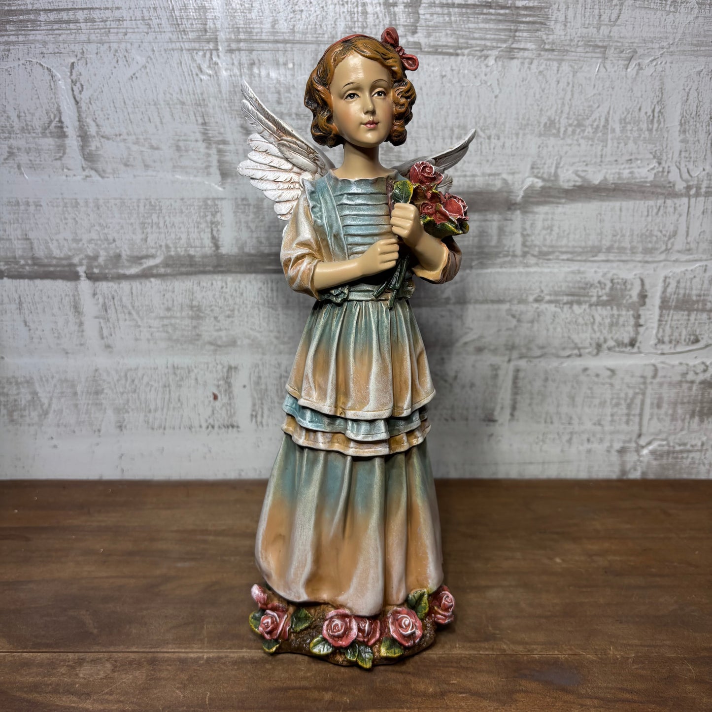 Decorative Angel Figurine W/ Bouquet Of Roses