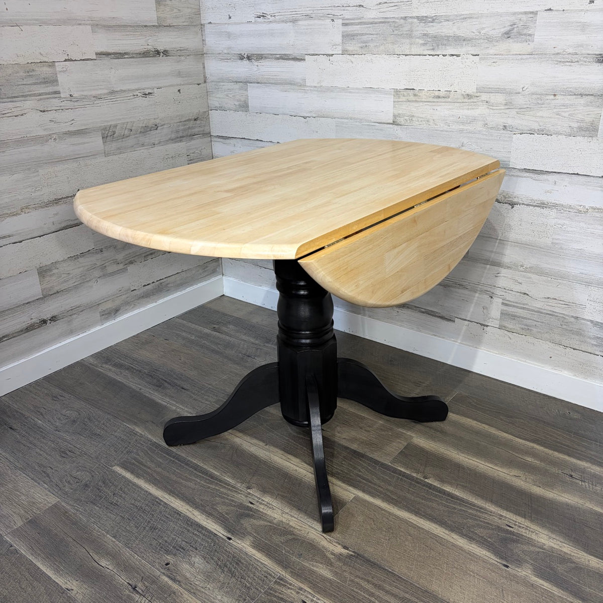 Table with one leaf down