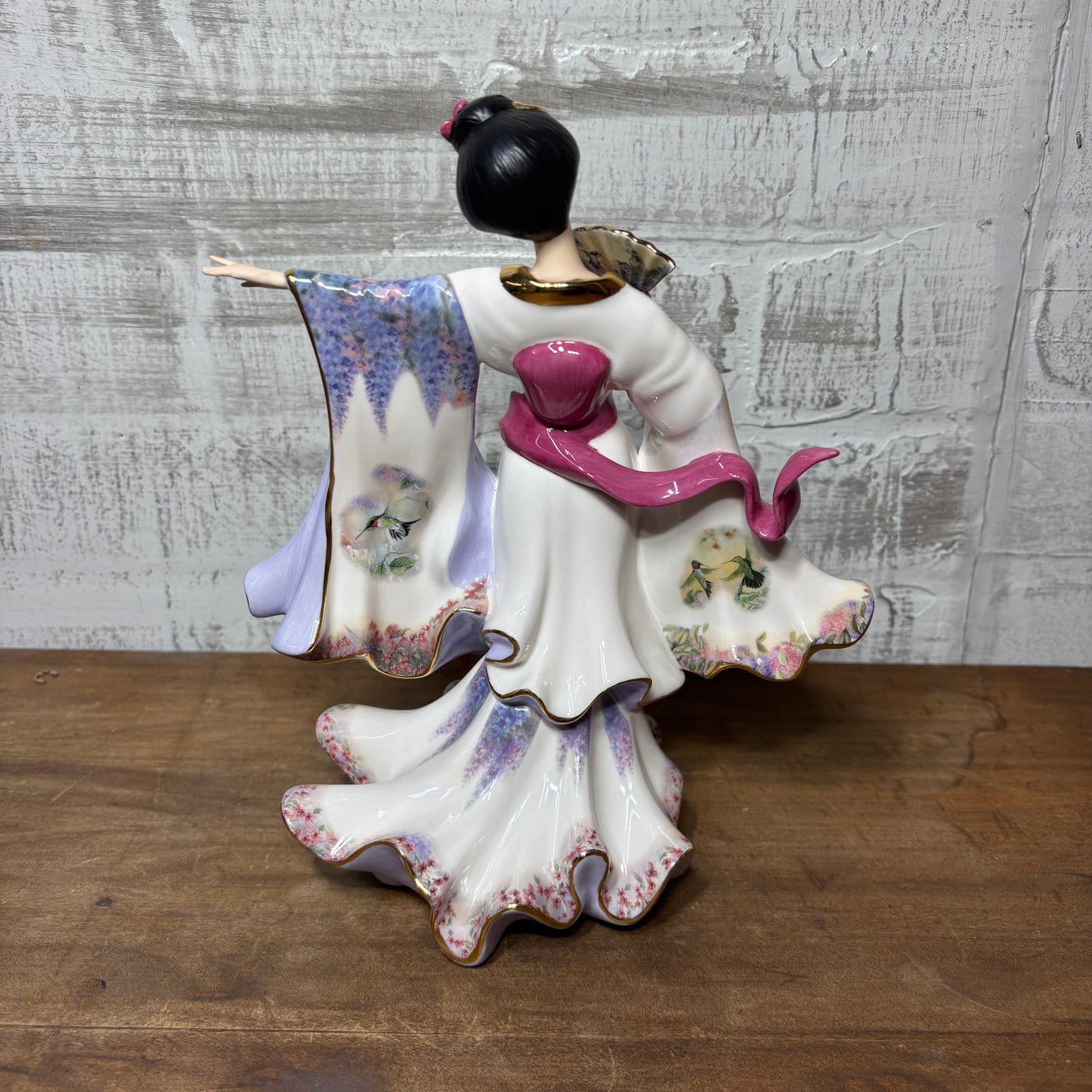 Bradford Exchange Delicate Elegance Silken Whispers Porcelain Figurine No. B6735