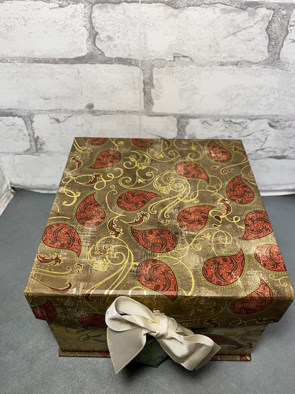 Shabby Chic Paisley Keepsake Box W/ Ribbon