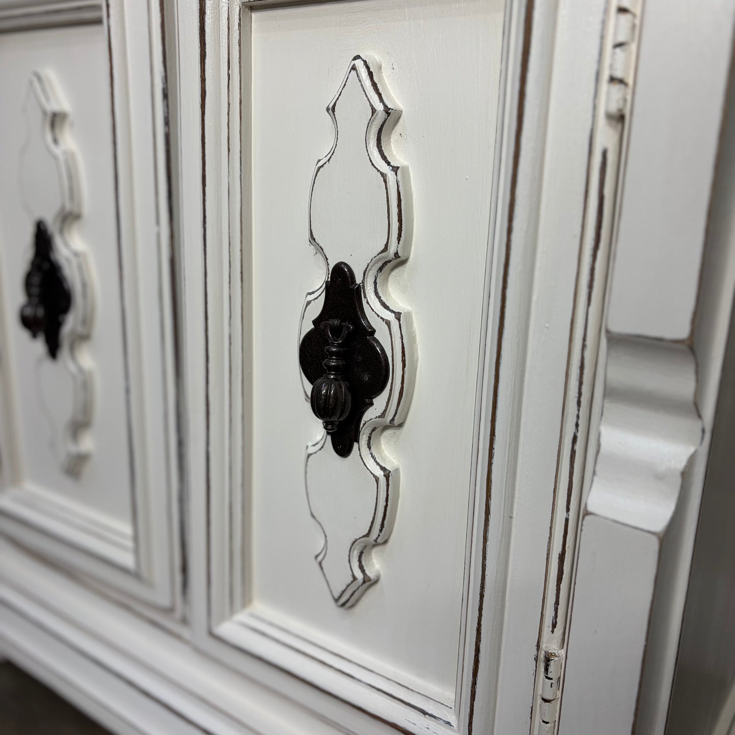 Set Of 2 White Farmhouse Nightstands