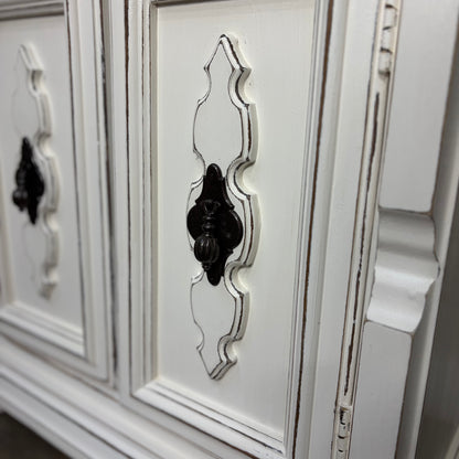 Set Of 2 White Farmhouse Nightstands