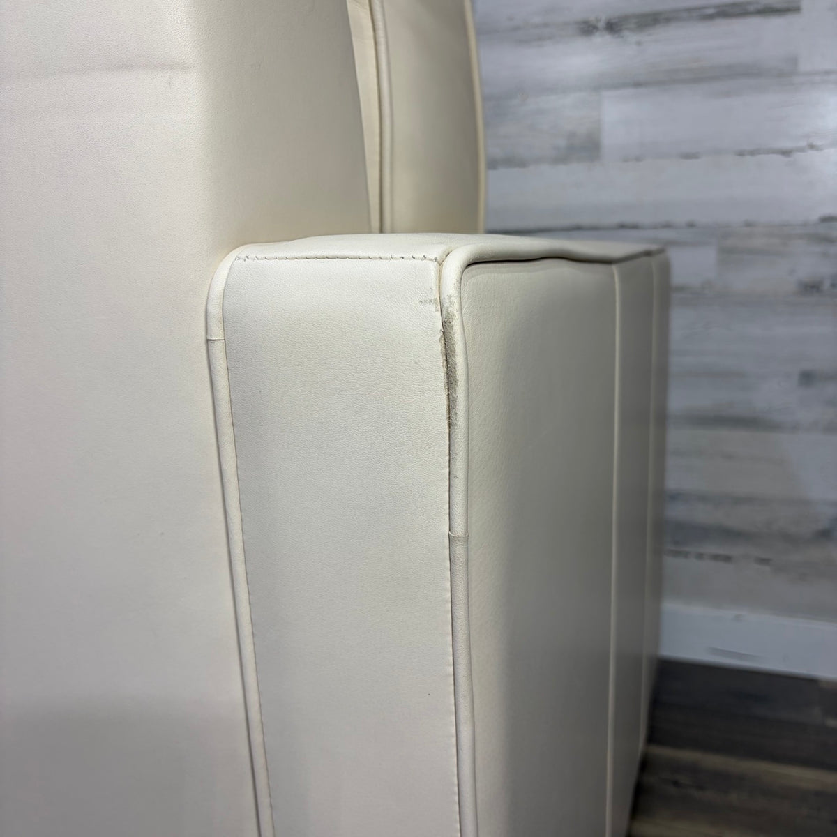 Arm corner detail