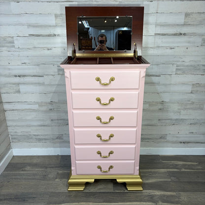 Flip-top jewelry organizer open