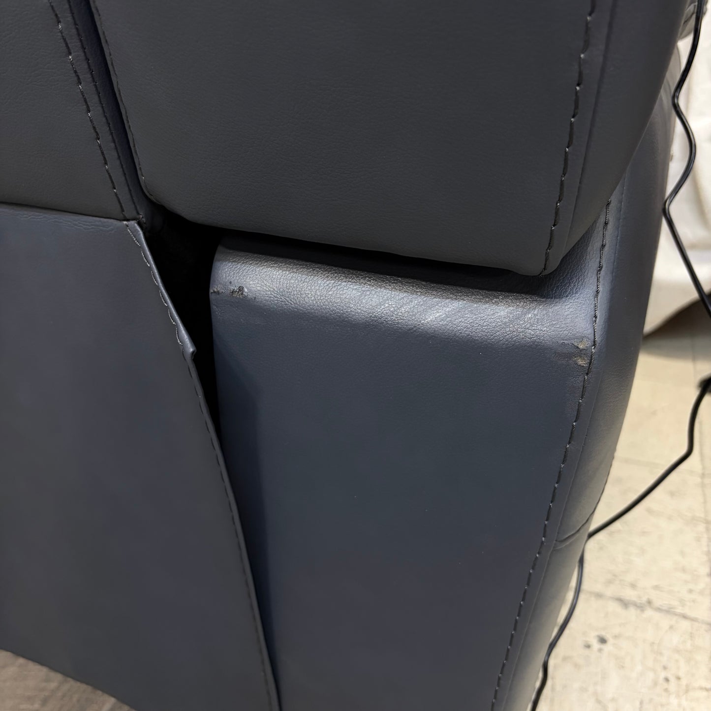 Leather Flexsteel “Sawyer” Power Reclining Sofa & Chair Set
