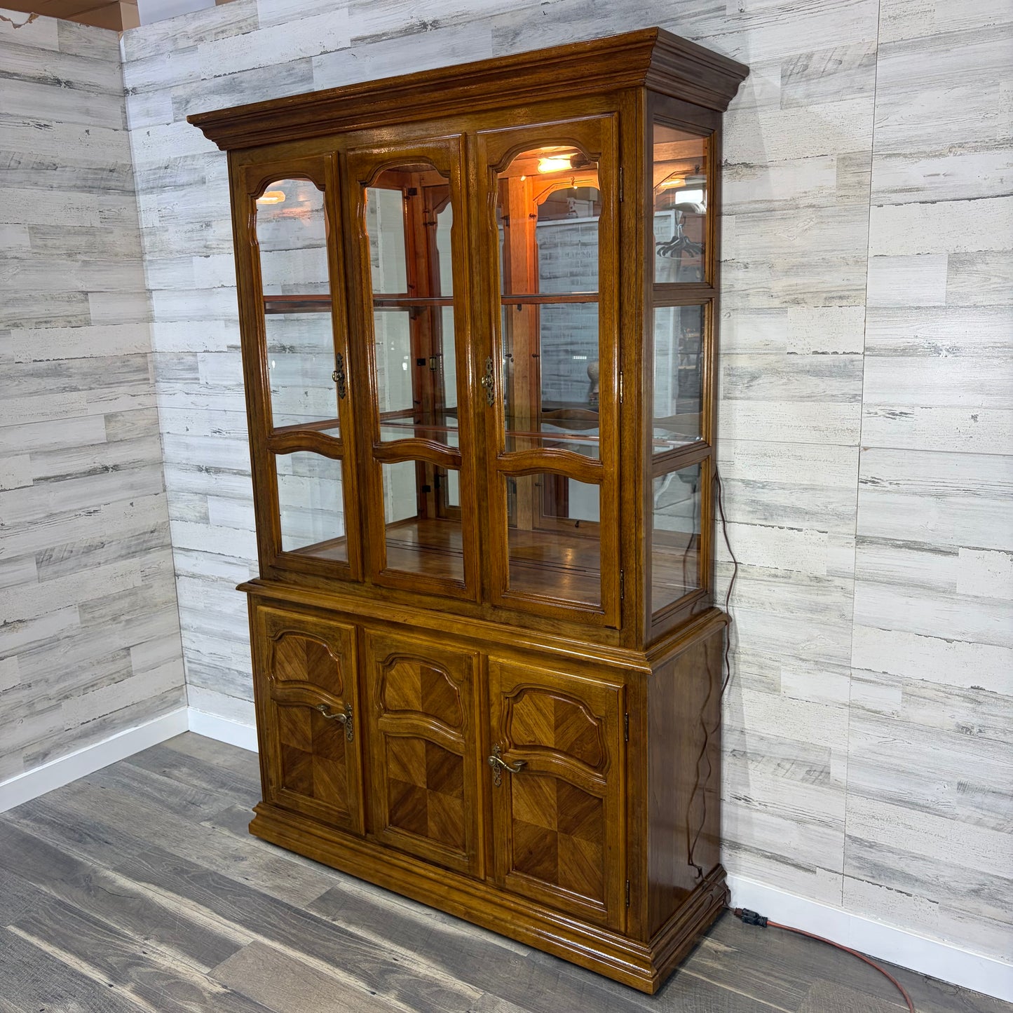 2pc China Hutch