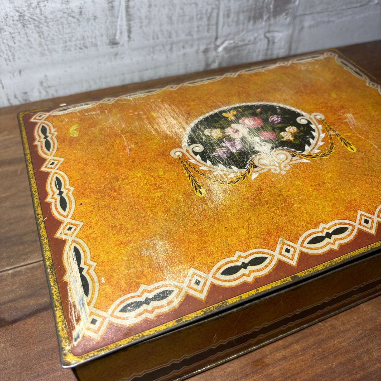 Antique Uneeda Nabisco Biscuit Tin