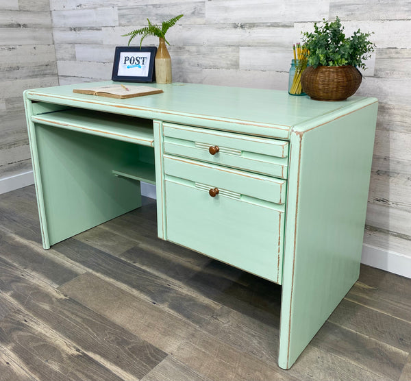 Mint Desk