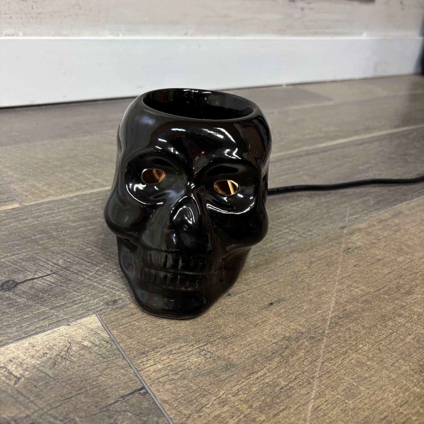 Black Ceramic Skull Wax Warmer
