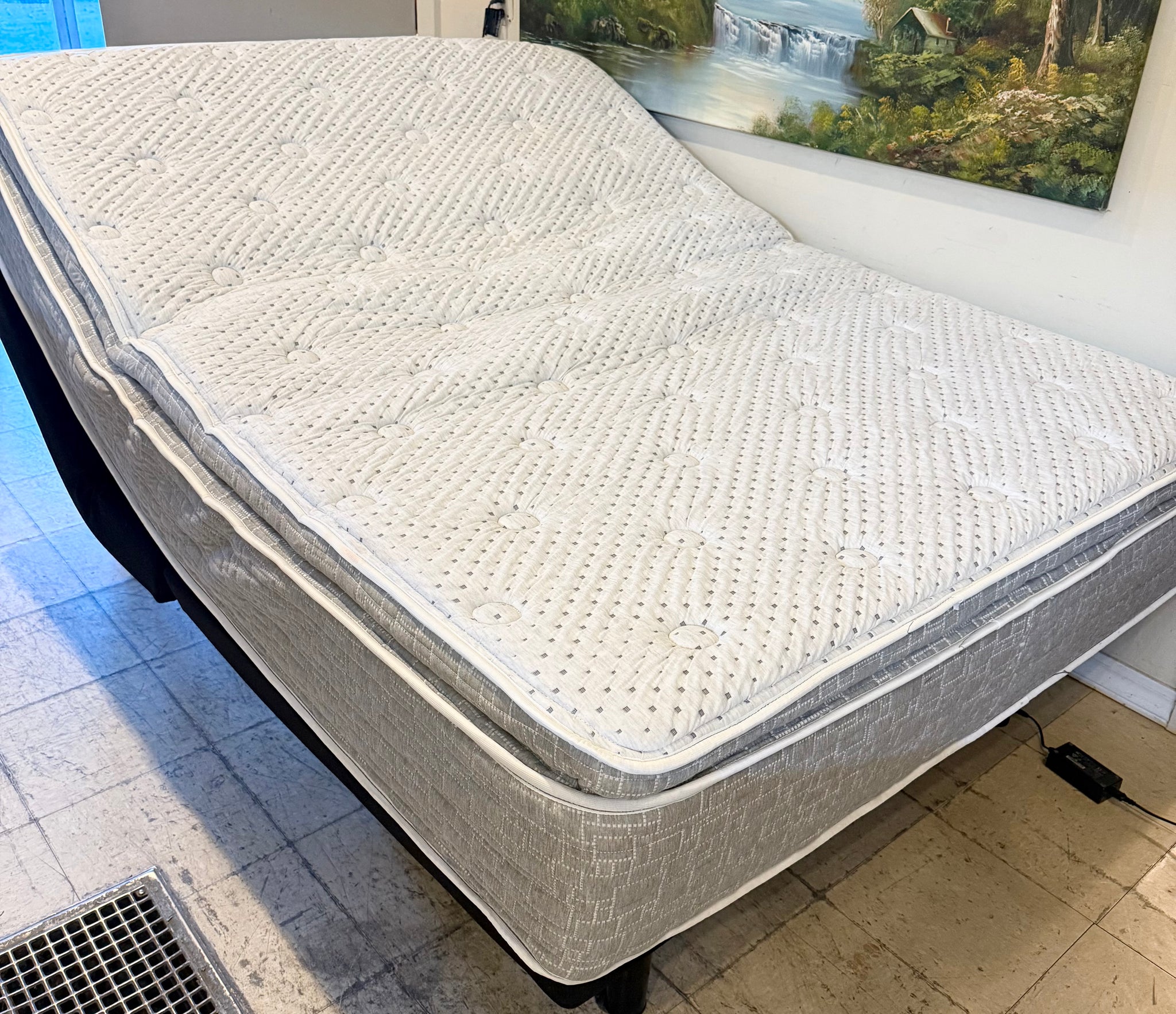 Queen Mattress & Adjustable Base