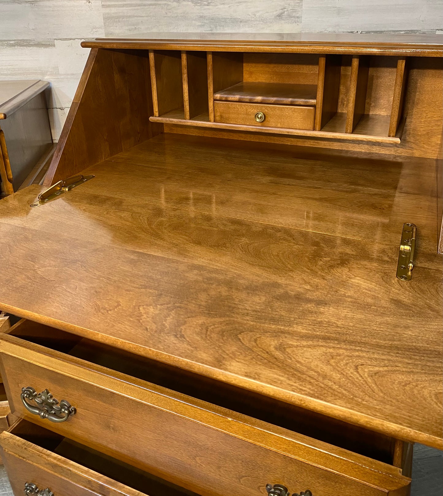 Vintage Meredith 3pc Dresser Set