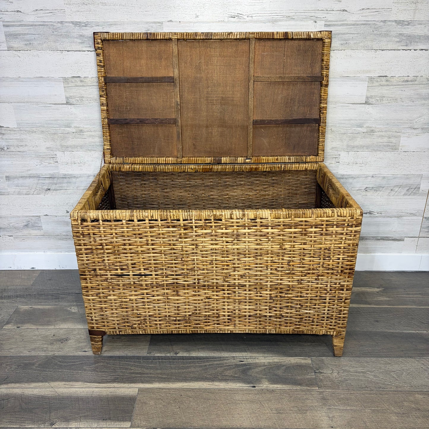 Large Wicker Chest Trunk