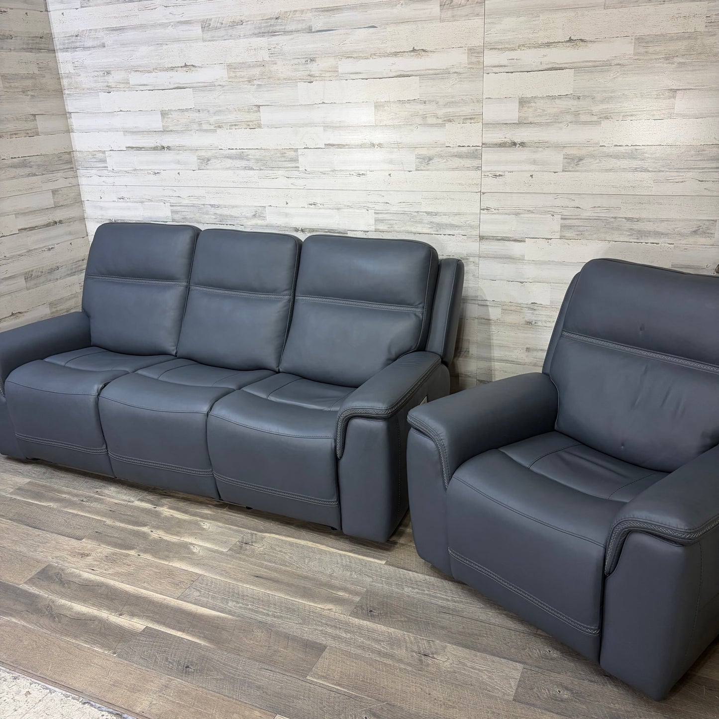 Leather Flexsteel “Sawyer” Power Reclining Sofa & Chair Set