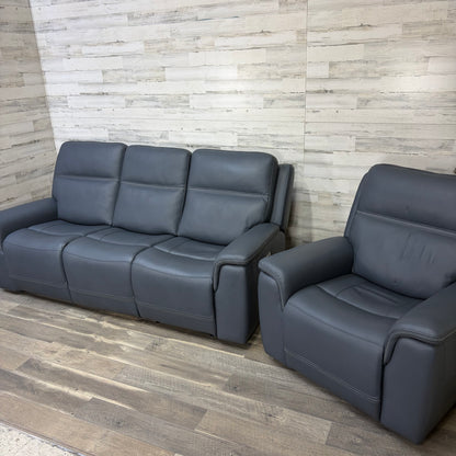 Leather Flexsteel “Sawyer” Power Reclining Sofa & Chair Set