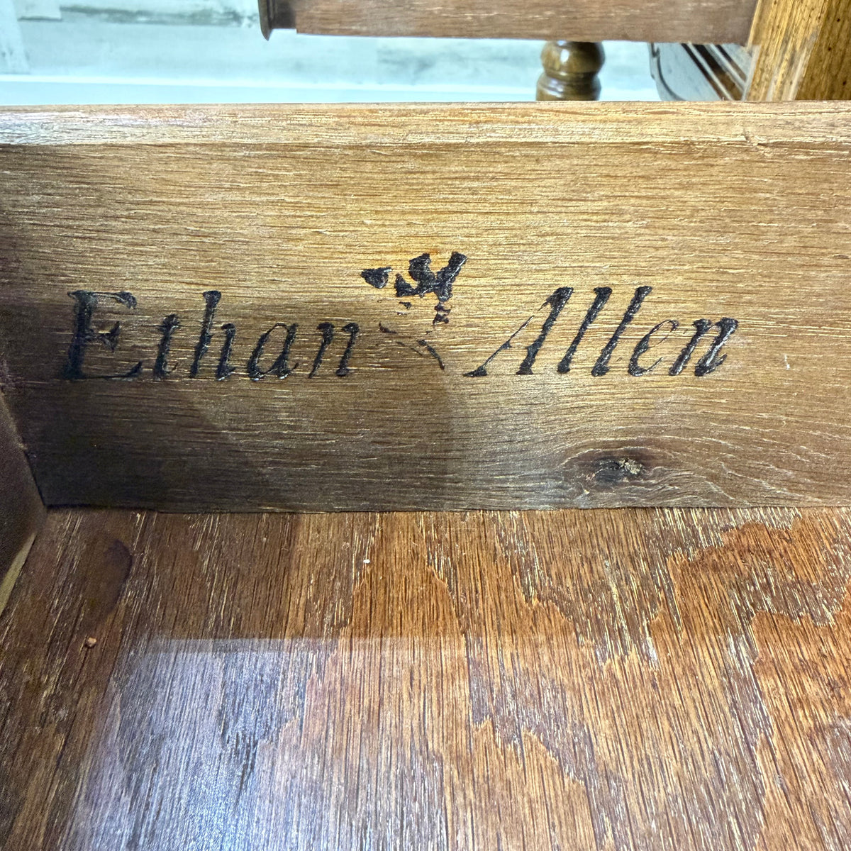 Set Of 2 Ethan Allen Royal Charter Nighstands
