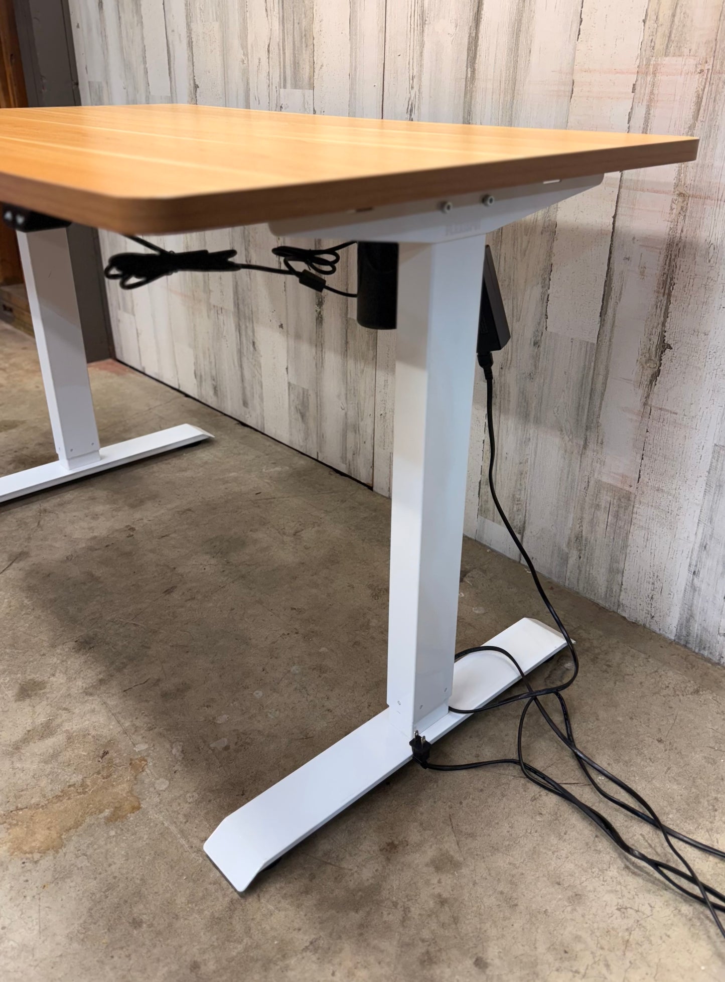 Adjustable Height Standing/ Sit Desk