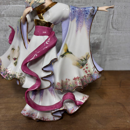 Bradford Exchange Delicate Elegance Silken Whispers Porcelain Figurine No. B6735