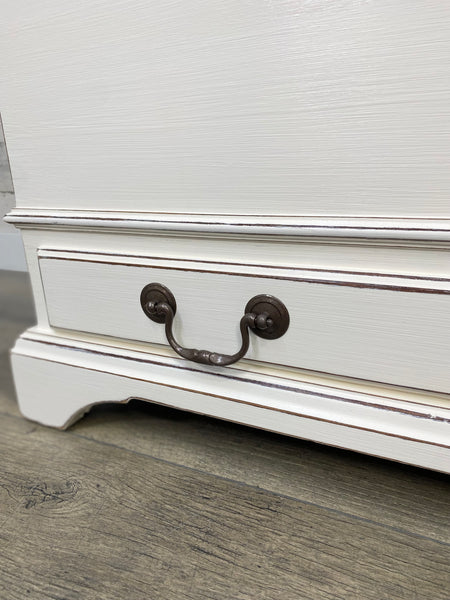 White Shabby Chic Storage Chest