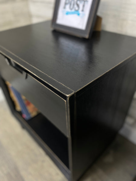 Set Of 2 Modern Black Nightstands