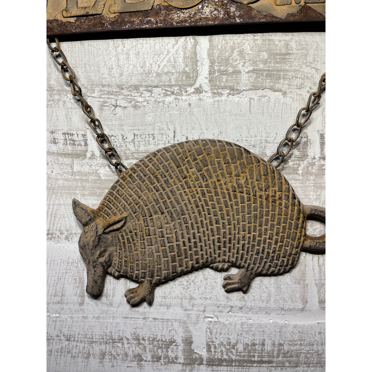Rustic Armadillo “Welcome” Sign