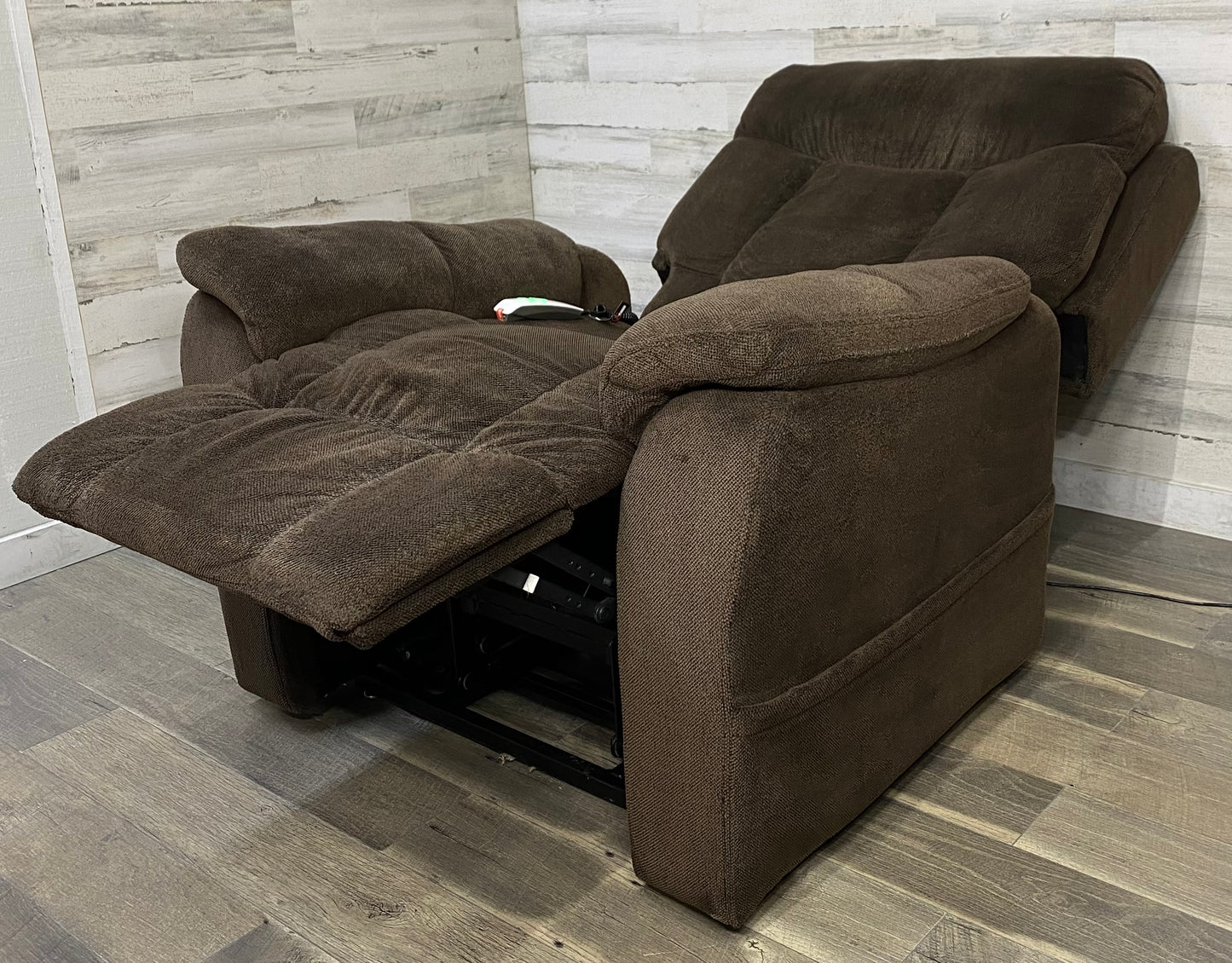 Power Lift/ Recliner Chair