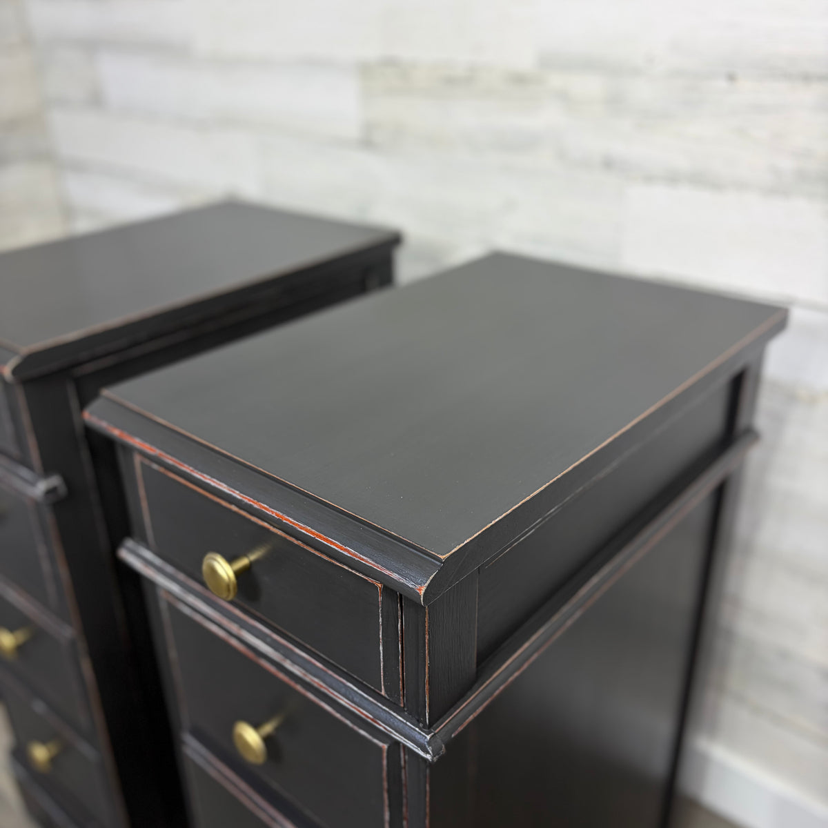 Matching Set Of 2 Black Nightstands