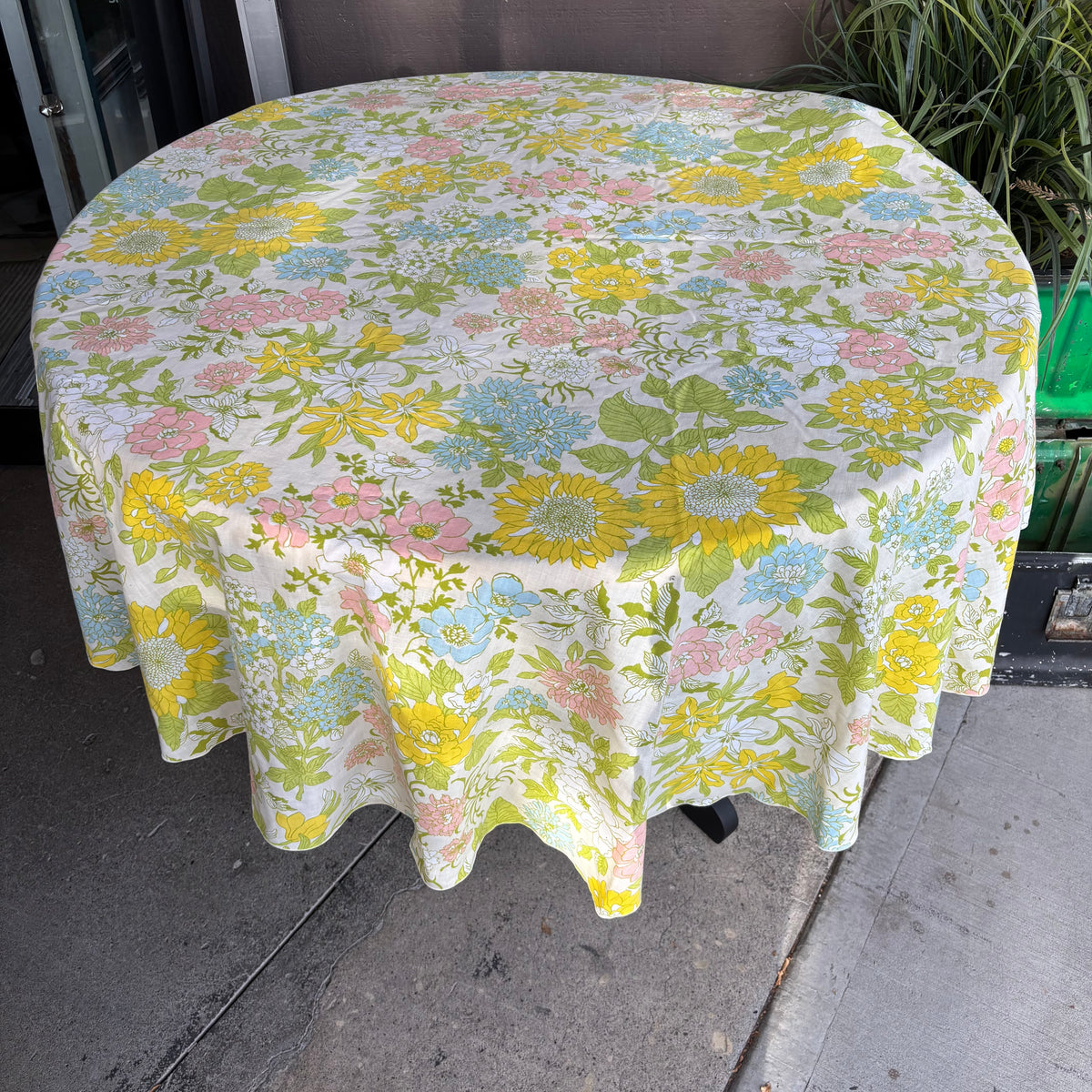 Vintage 1970s Pastel Floral Round Tablecloth