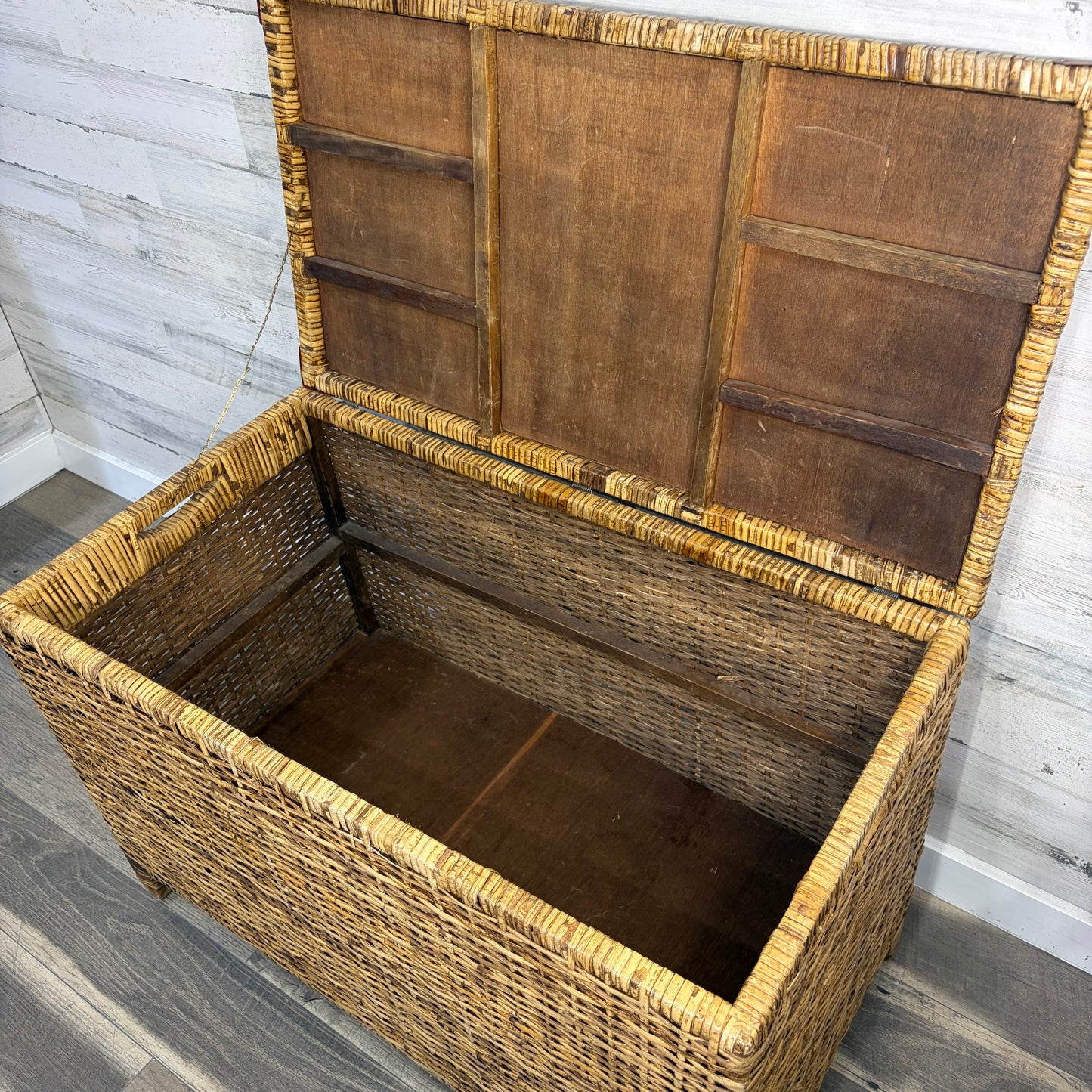 Large Wicker Chest Trunk