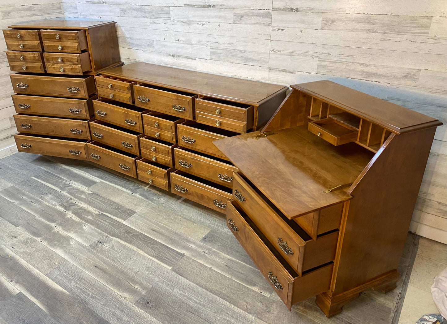 Vintage Meredith 3pc Dresser Set