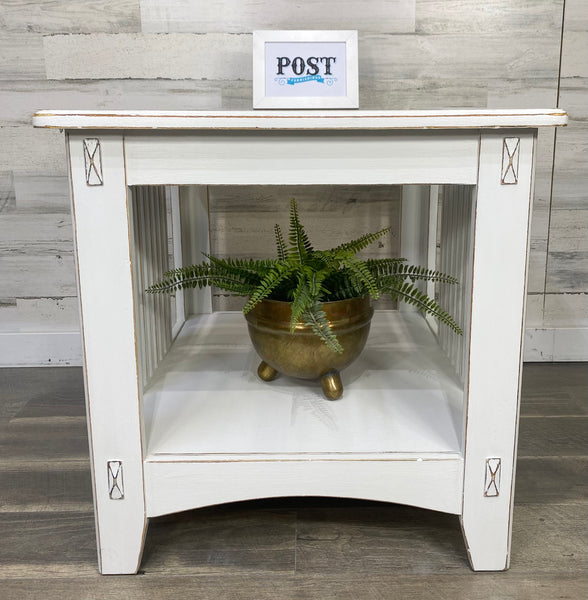 White End Table W/ Glass Top