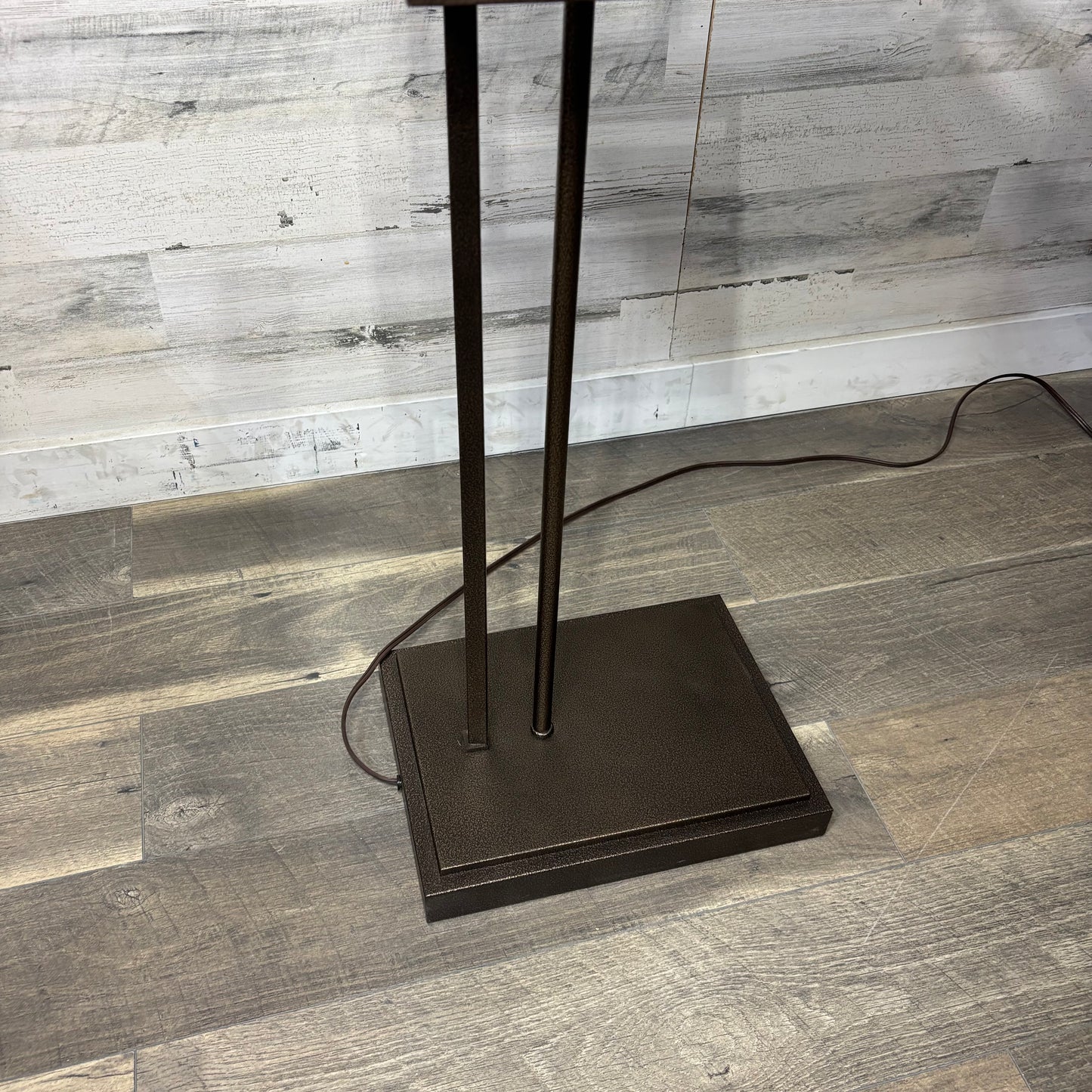 Floor Lamp W/ Built In End Table