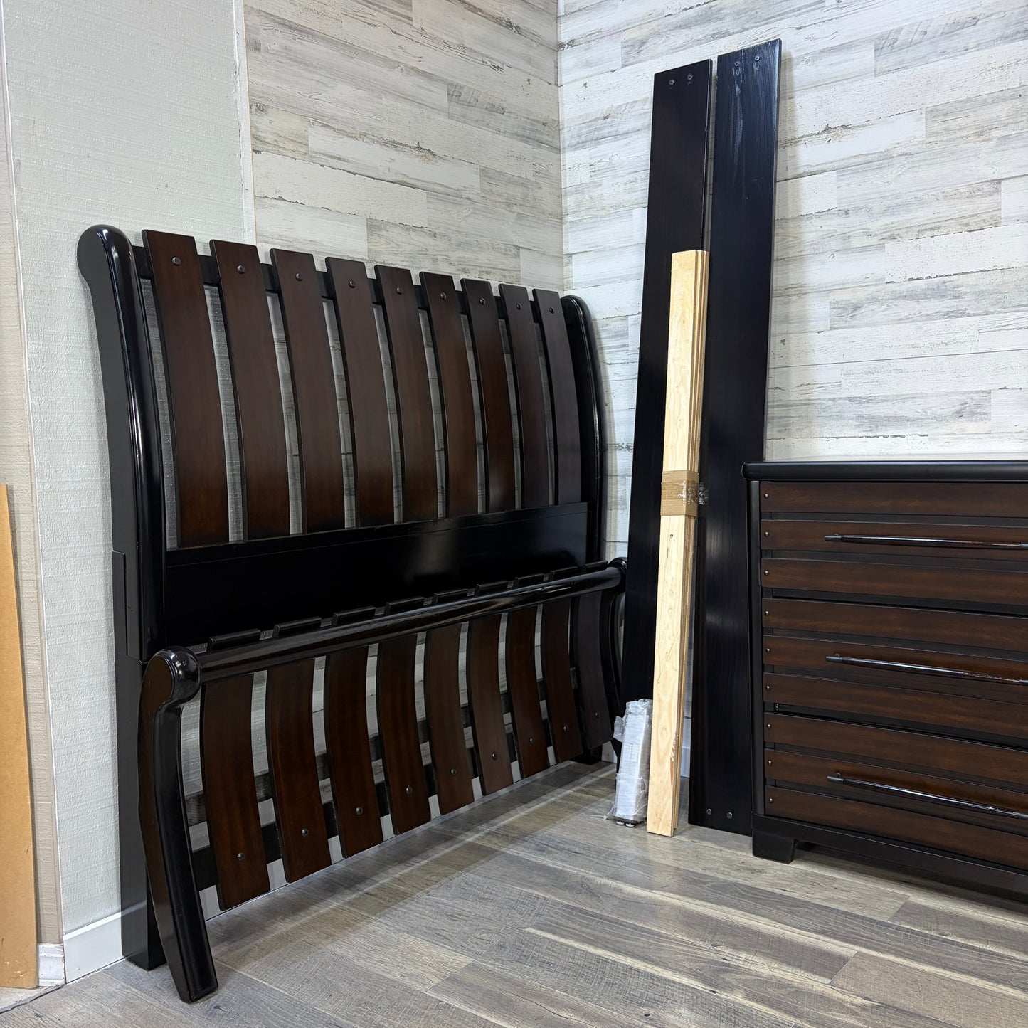 4pc Queen Bedroom Set